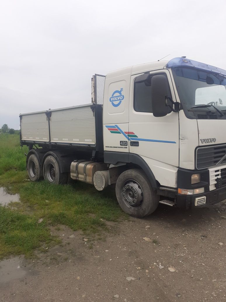 Vand camion volvo basculail