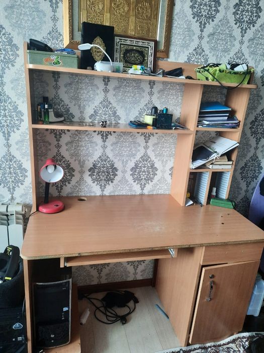 Продам компьютерный стол