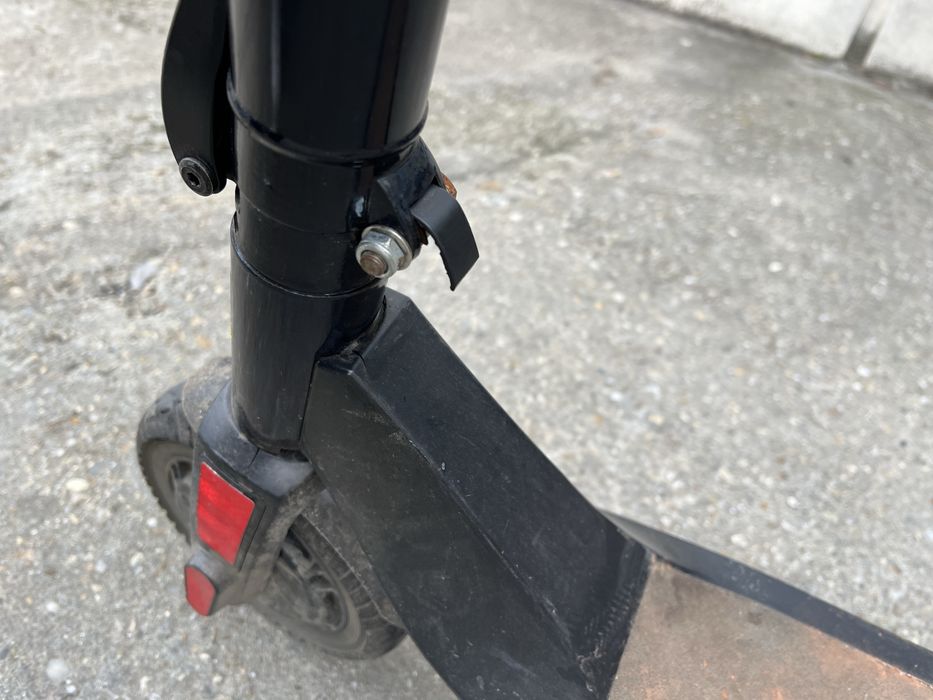 Trotineta electrica cu vitaza maxima de 25Km