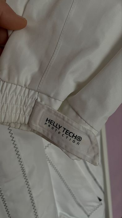 Helly Hansen бяло дамско яке