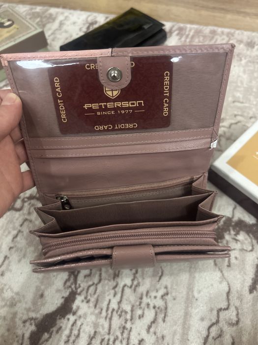 Дамски портфейл Peterson