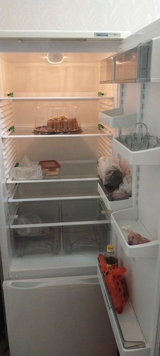 Продам срочно холодильник  атлант