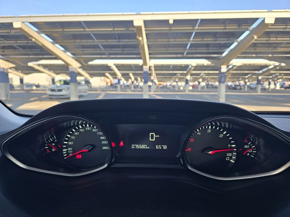 Peugeot 308 II, Active