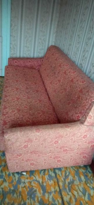 Отдам диван и 2 кресла бесплатно