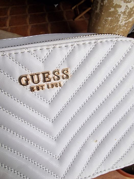 Дамска чанта Guess