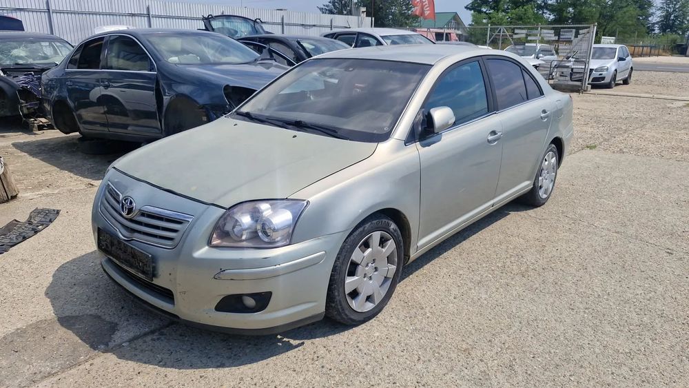Dezmembram Toyota Avensis an 2007 motor 2.0 Diesel D4D