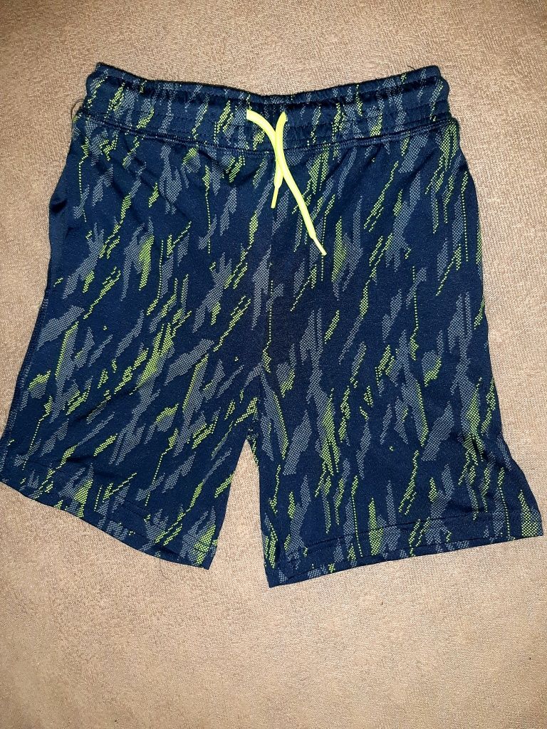 Lot 7 perechi pantaloni scurți  respirabili  noi 128