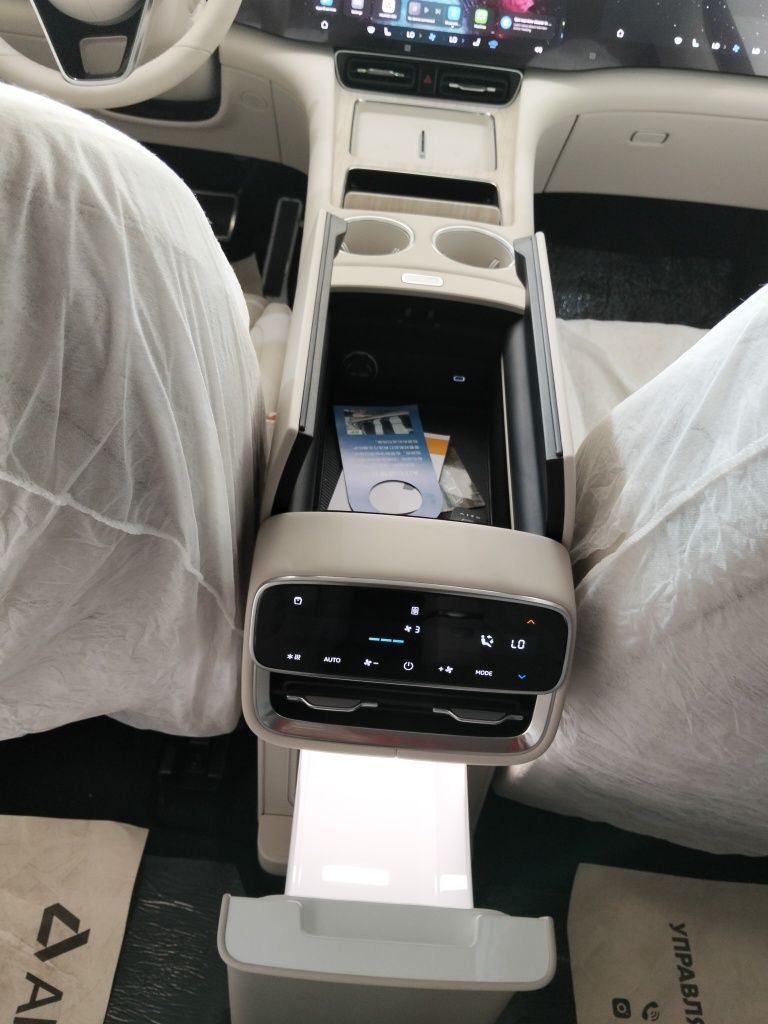 AITO Huawei M8 MAX