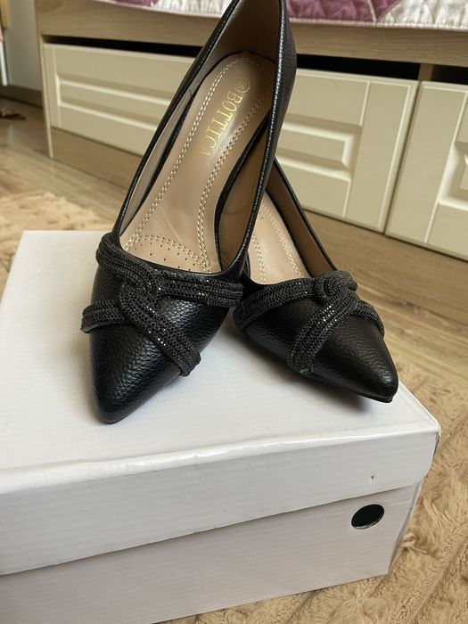 Продам Черные туфли