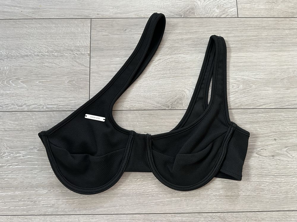 Нов къс дамски топ рипс Zara