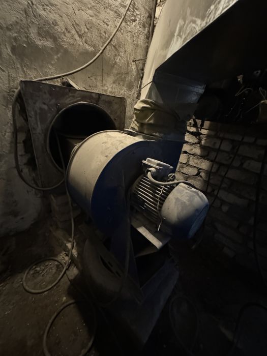 Продам вытяжку срочно в хорошем состоянии