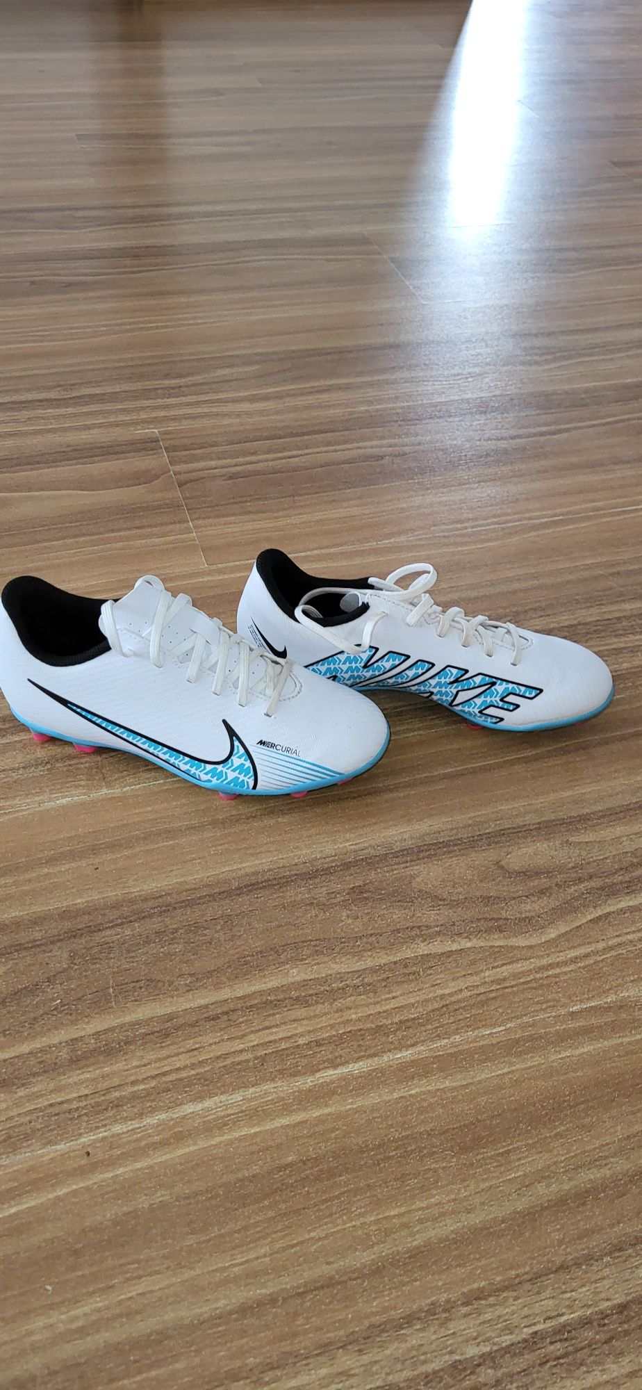 Ghete fotbal Nike mercurial