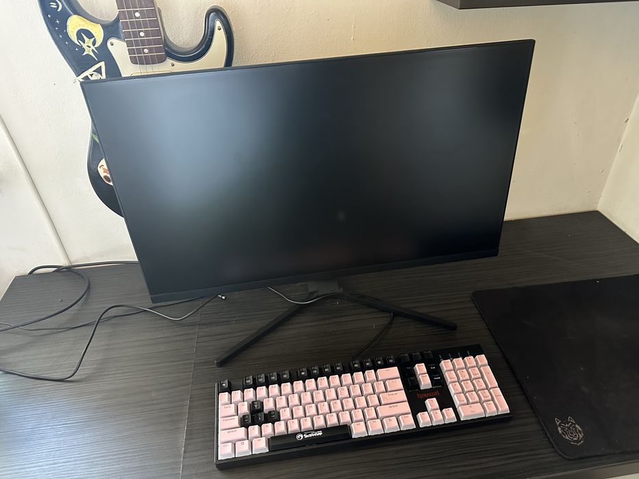 Pc gaming complet (mouse+tastatura+ monitor+suport casti)