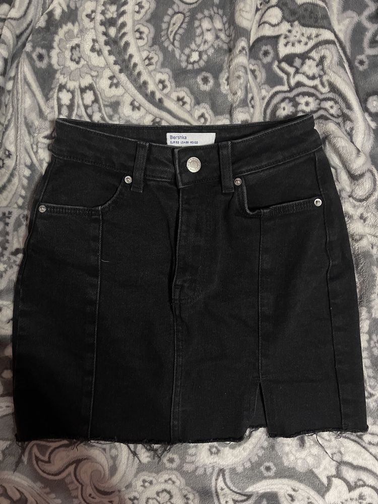 Fuste mini blugi/denim XS, 32 Pull and Bear si Bershka