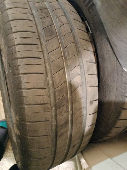 Vând cauciucuri vara 215/55 r18