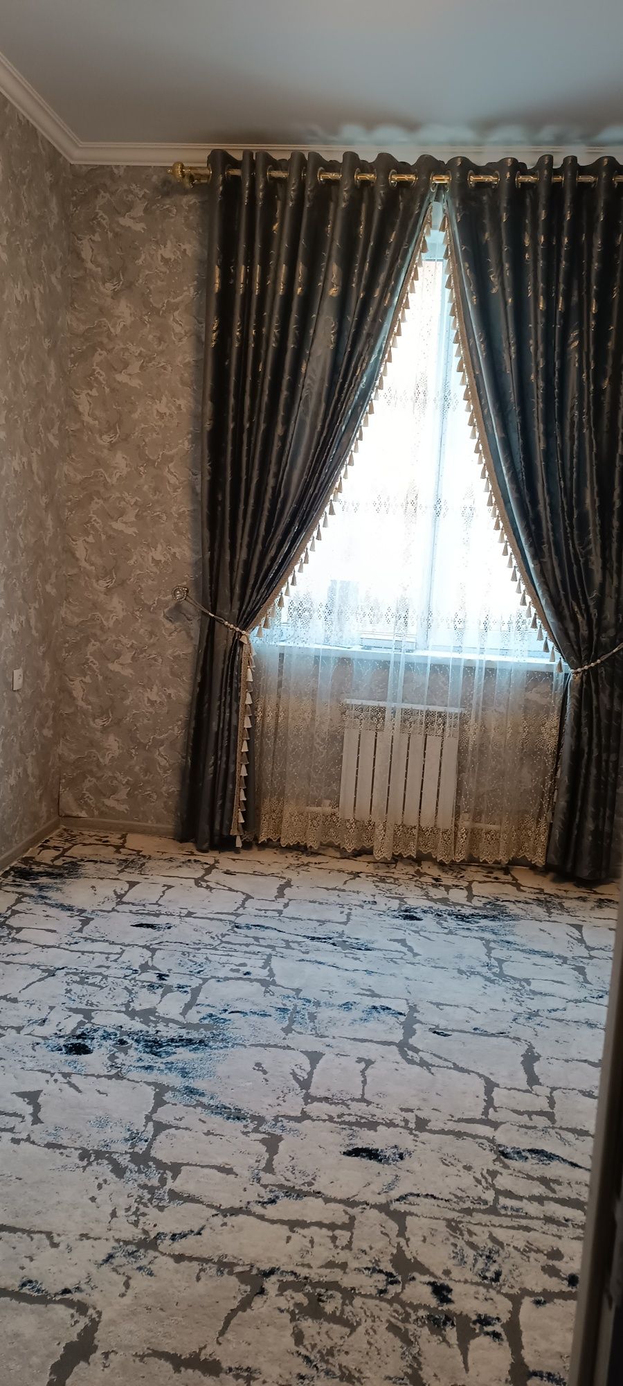 Yangi "OQSAROY SITY" da ijarachi olinadi. Barcha qulayliklarga ega.