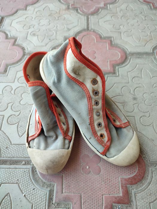 Продам Кеды СССР Б/У винтаж реквизит ретро дизайн