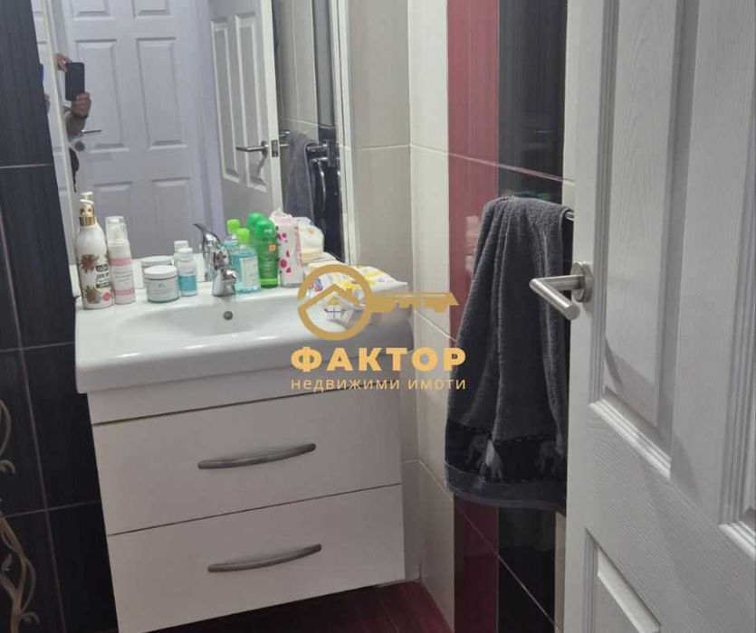 Продава се Тристаен апартамент в Пловдив, Въстанически - 100 кв.м за 1998 €/кв.м - Снимка #8