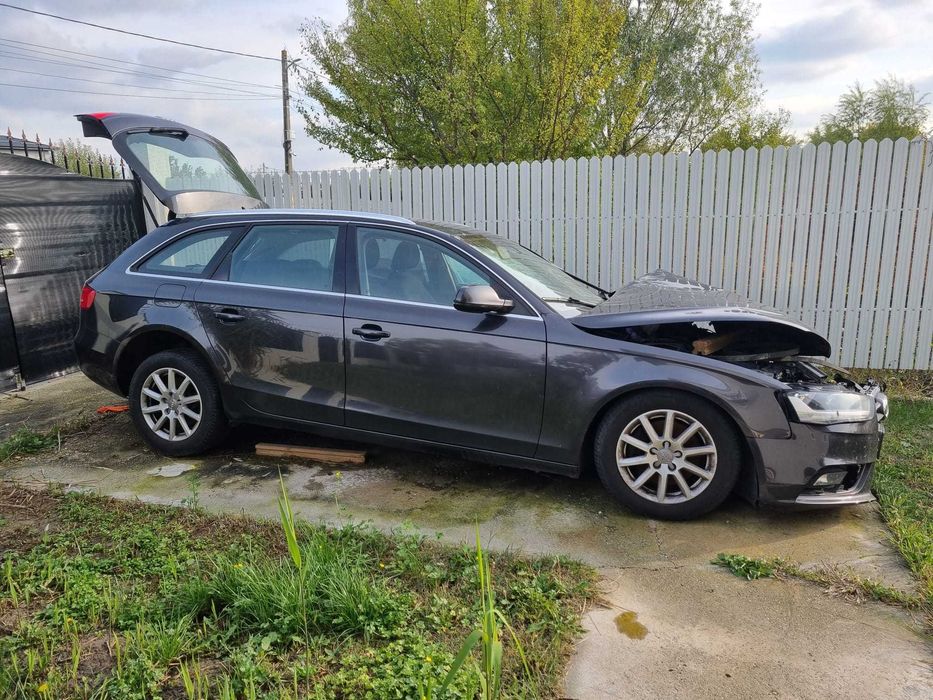 Auto AUDI A4 B8 avariat