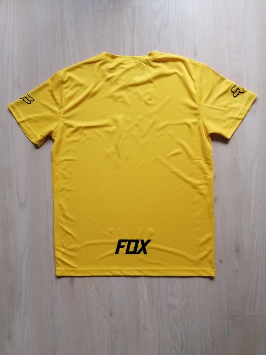 Vând tricouri FOX
