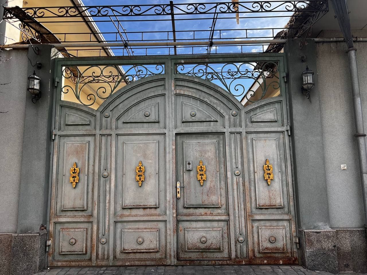 Darvoza kraska  рестовратсия remont. акфа rom kraska