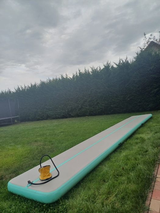 Saltea de gimnastică gonflabilă 600x100x10 cm