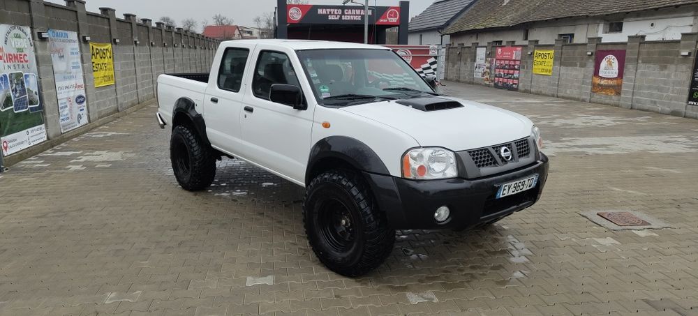 Nissan navara 2.5 diesel 4x4 an 2012
