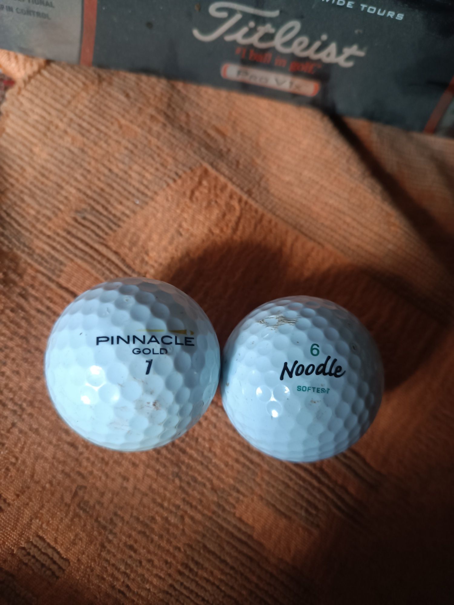 Продавам четири голф топки