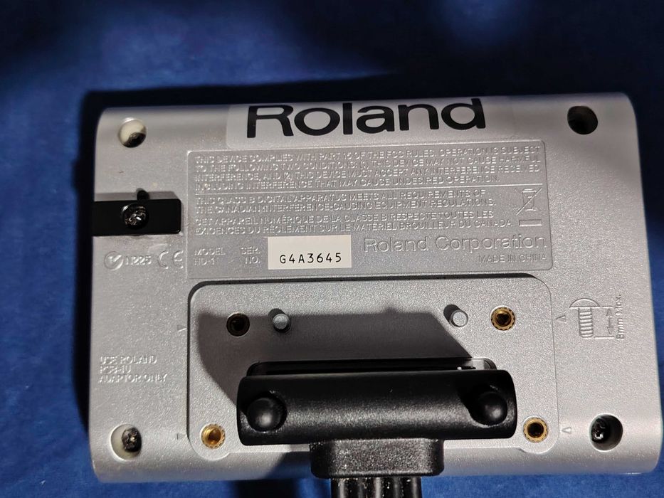 Roland model HD-1 drum module Only, modulul cu cabluri.