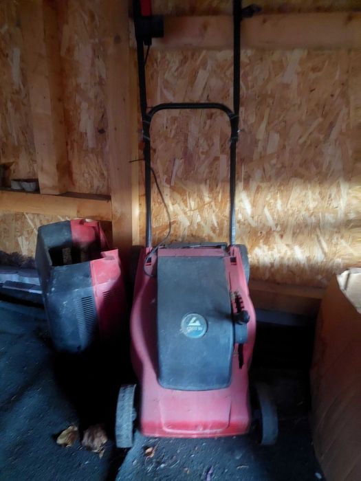 Vand masina electrica de tuns iarba