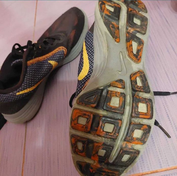 Adidas Nike Revolution unisex in conditii bune  38