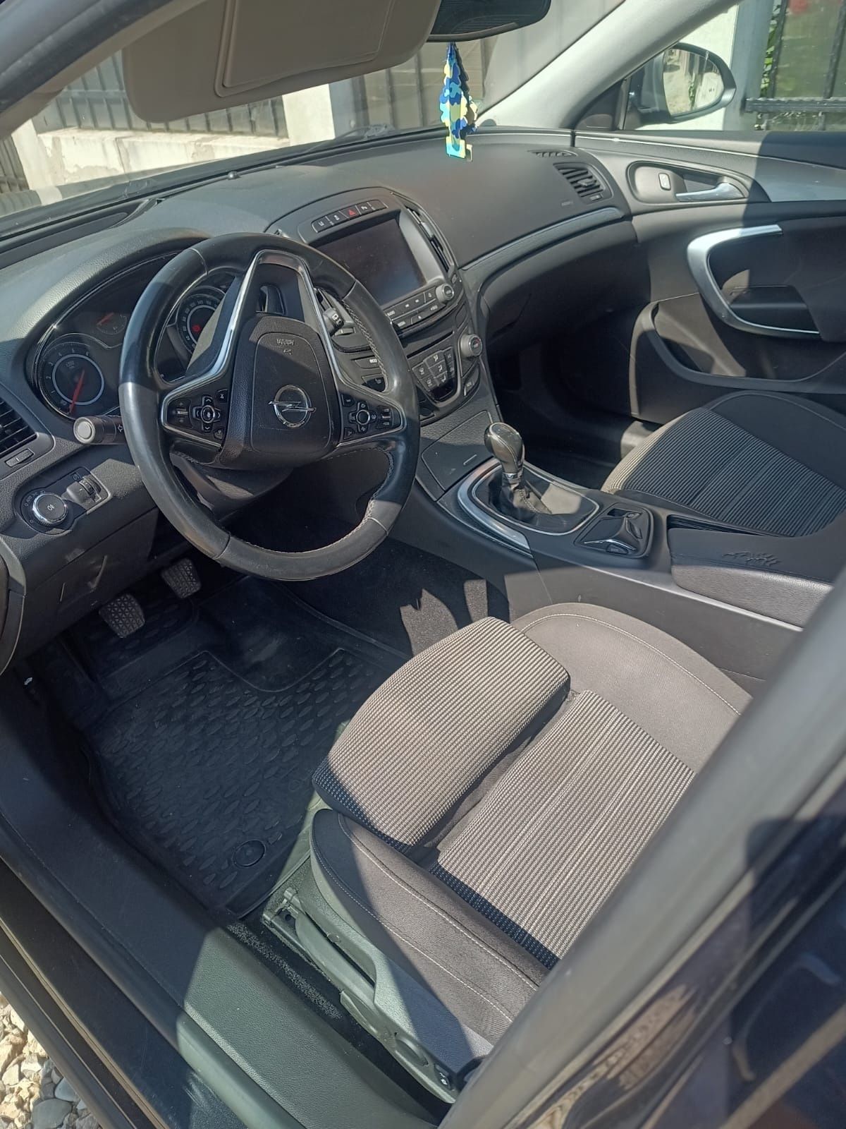 Vand Opel Insignia 2.0cdti, an 2014

Sunt primul proprietar