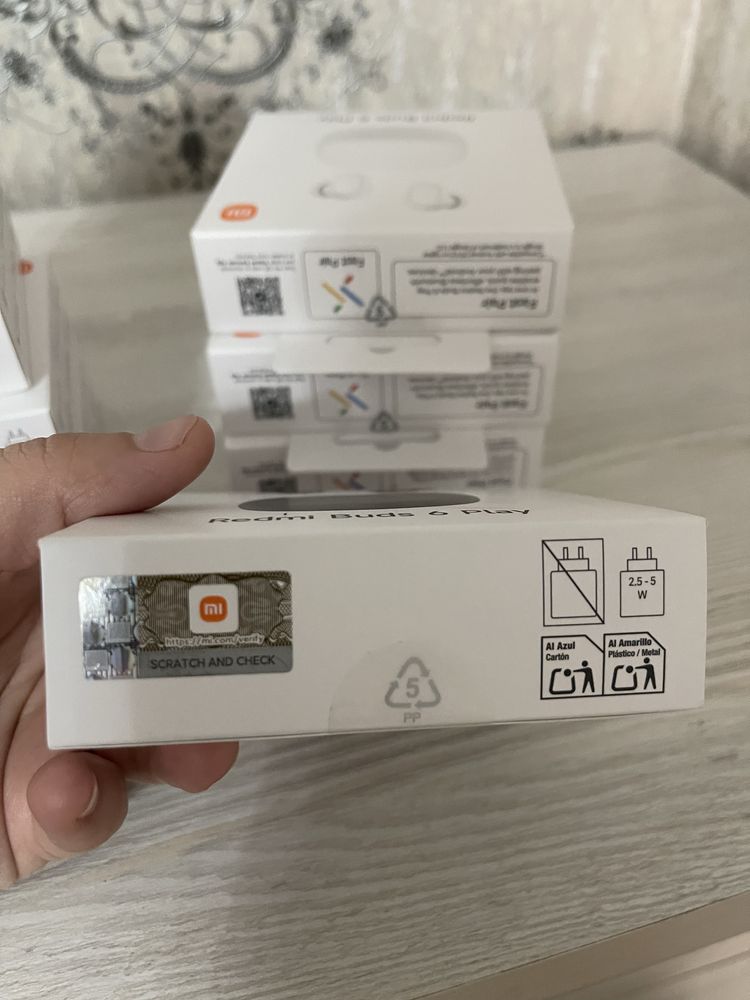 Новый. Redmi buds 6 play global год гарантия