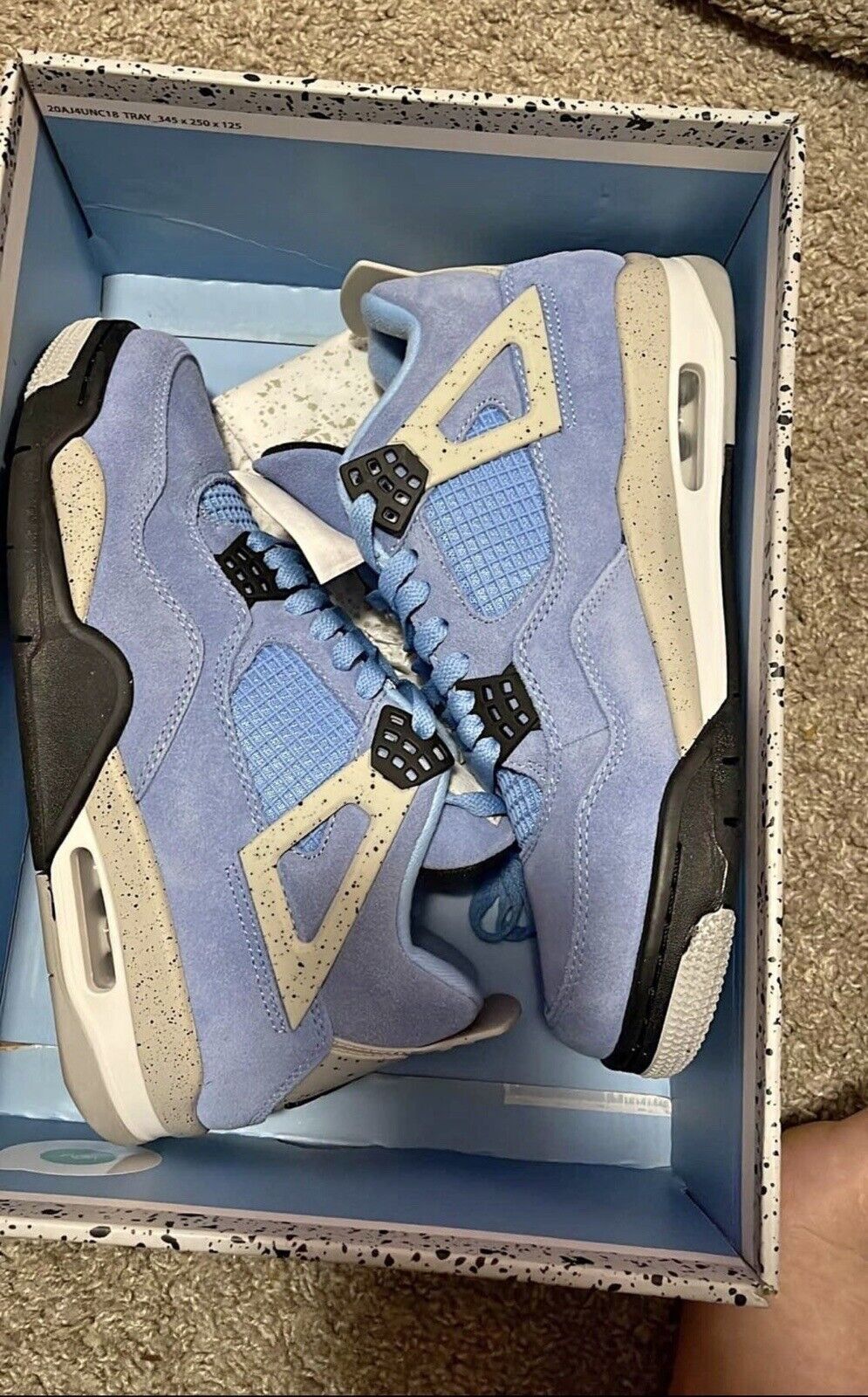 Jordan 4 Univerisity Blue