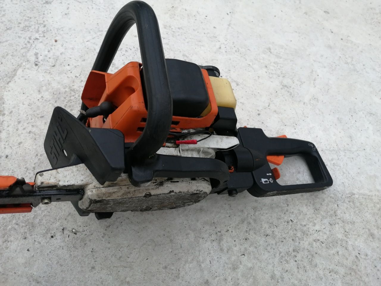 Храсторез за жив плет stihl