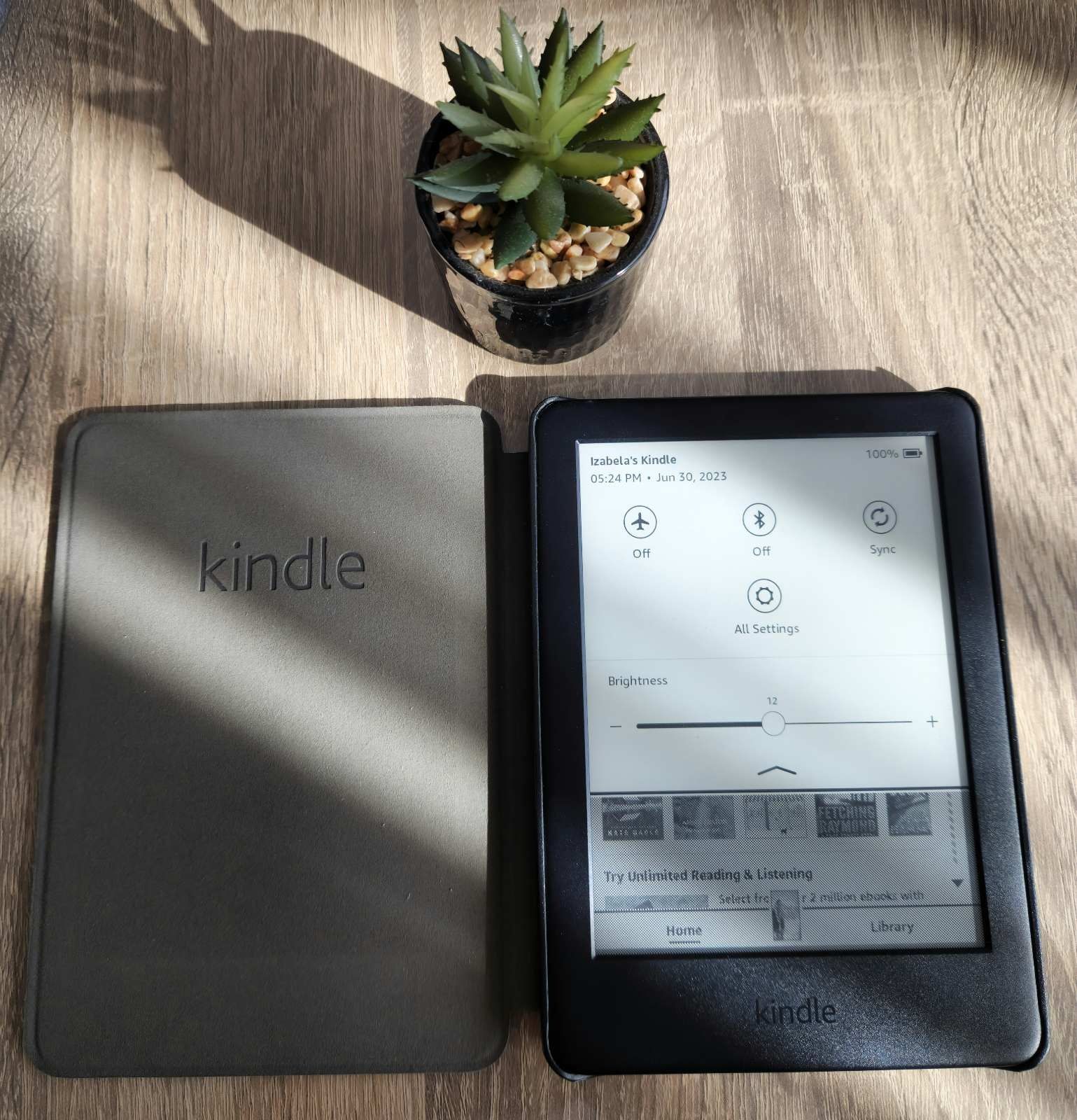 Електронен четец Kindle 10th generation с подсветка БЕЗПЛАТНА ДОСТАВКА