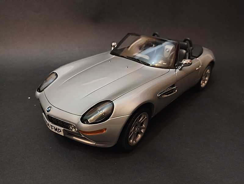 Macheta Kyosho 1:12, BMW Z8 James Bond