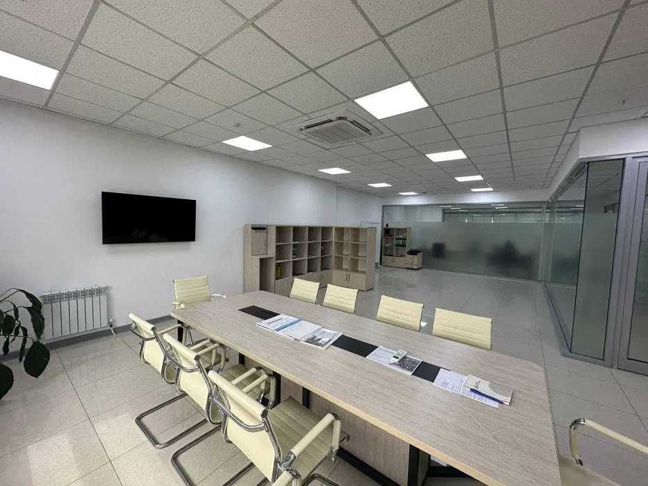 Сдам Офис  100м² и 75м² в  Бизнес Центре /Вест Министр / гост. Hampton