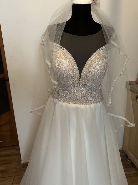 Vand rochie de mireasa