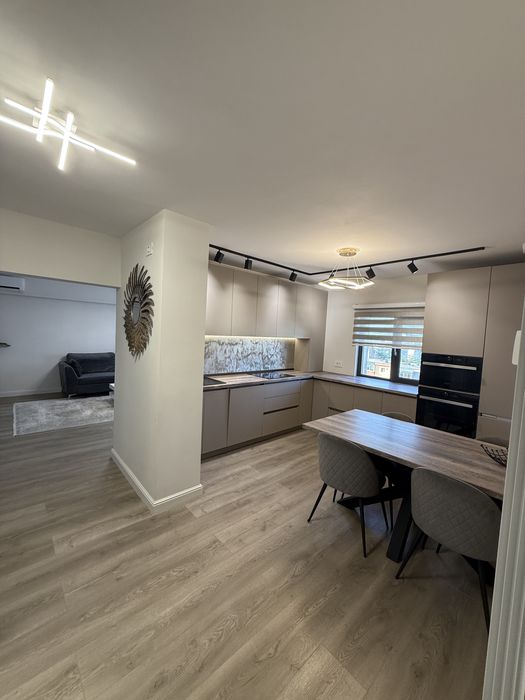 Apartament 3 camere 2 bai