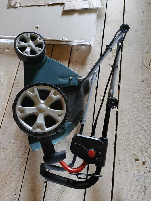 vand scarificator makita uv3200 (DEFECT)