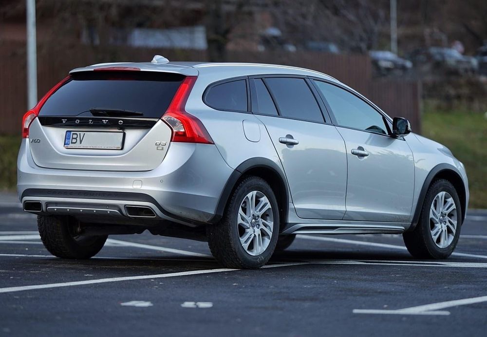 VOLVO V 60 cross country.E6