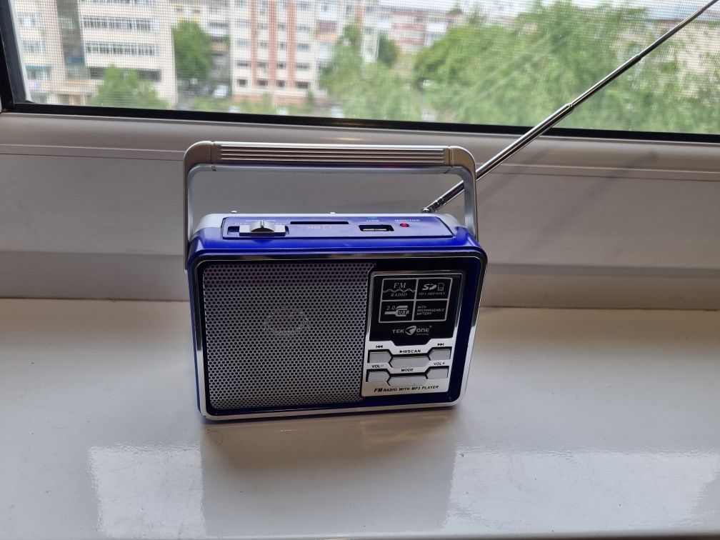Boxa Bluetooth cu radio