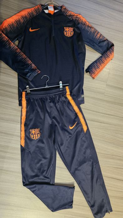 Nike Barcelona  спортен екип за момче размер 137-147 см.