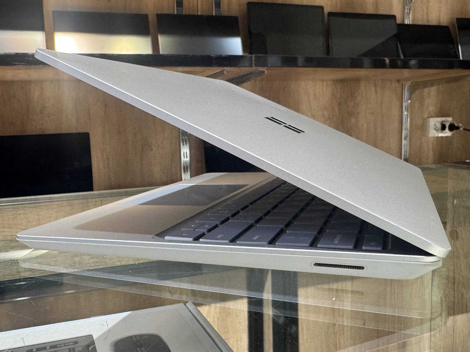 MICROSOFT SURFACE GO2 CORE i5-1135G7 ram 16 ssd 256