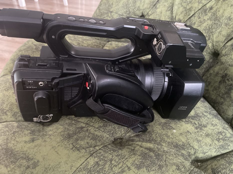 Cameră video profesională Panasonic AG-UX90 4K