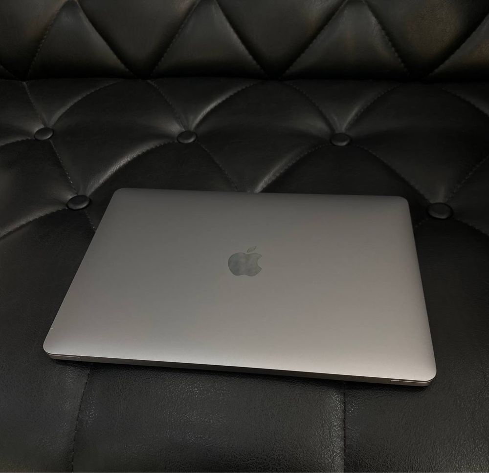 Apple MacBook Pro M1 8/256GB 2020 года в идеальном состоянии