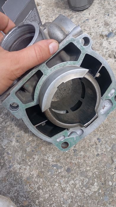 Clindiru complet (chiuloasă/pw) și injectoare KTM 250 EXC TPI 2018+