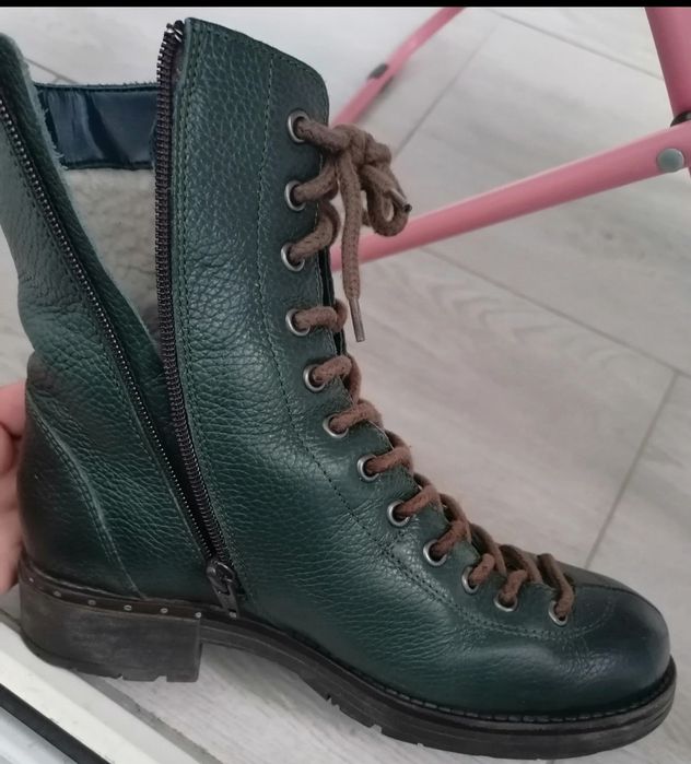 Bocanci piele mărimea 36 cu interior de 23 cm