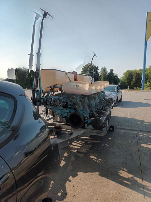 Vând semănătoare porumb monosem
